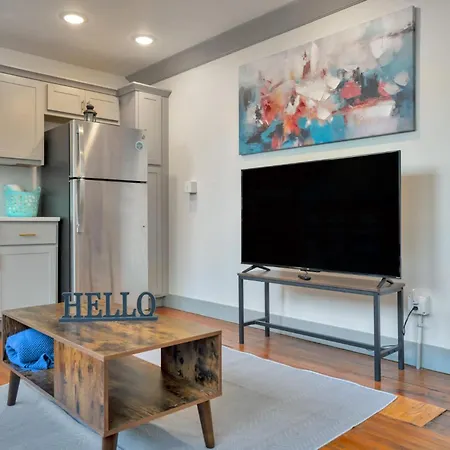 Bright And Modern Loft In Louisville # 208